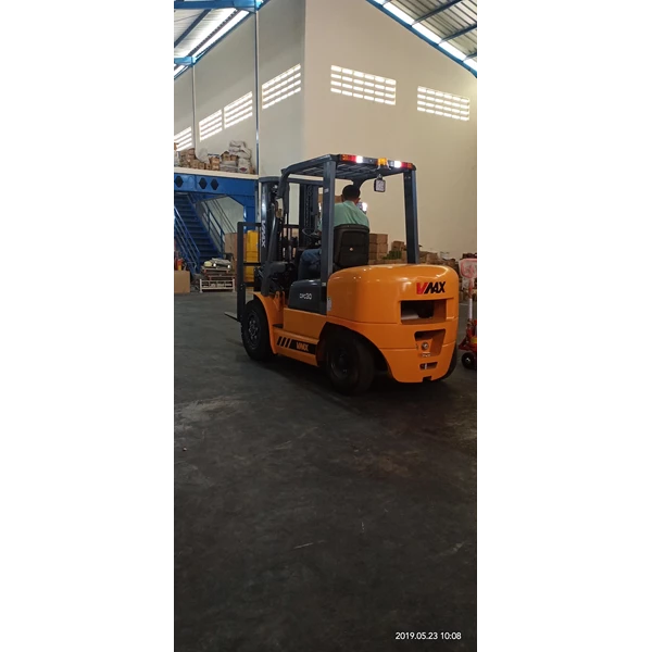 Agen Forklift  CHINA Engine IZUZU