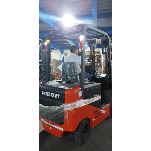 Selling cheap forklifts